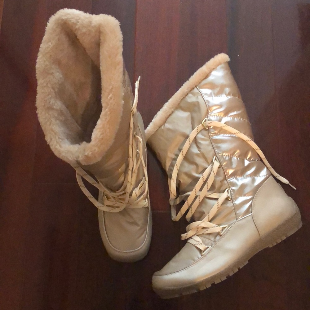 NWT Sporto Waterproof boots 9